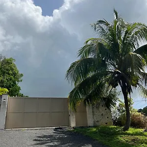 https://charmants-bungalows-avec-piscine.comcaribbean.com